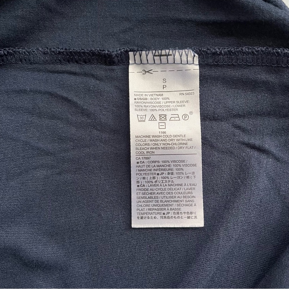 Banana Republic Navy Blouse Top with Pleated Sleeves - Picture 6 of 6